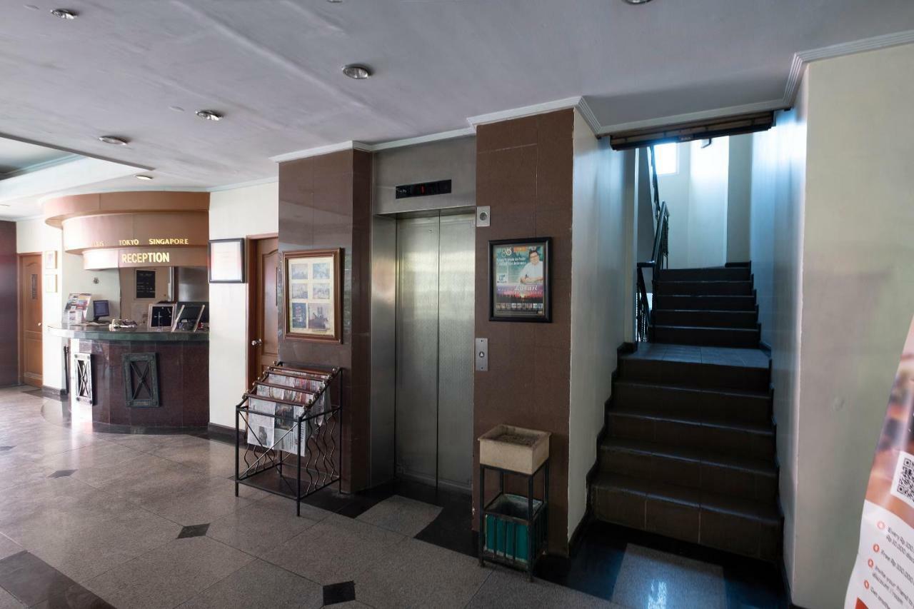 Oyo 628 Losari Metro Makasar Exteriér fotografie