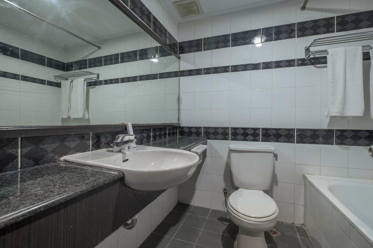 Oyo 628 Losari Metro Makasar Exteriér fotografie